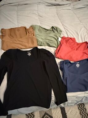 Nine West (5)Assorted Women's Knit Tops in Black, Rust, Sage, Coral, Navy, Camel